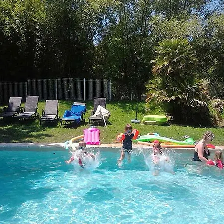 Sleeps 26 Pool Hébergement de vacances